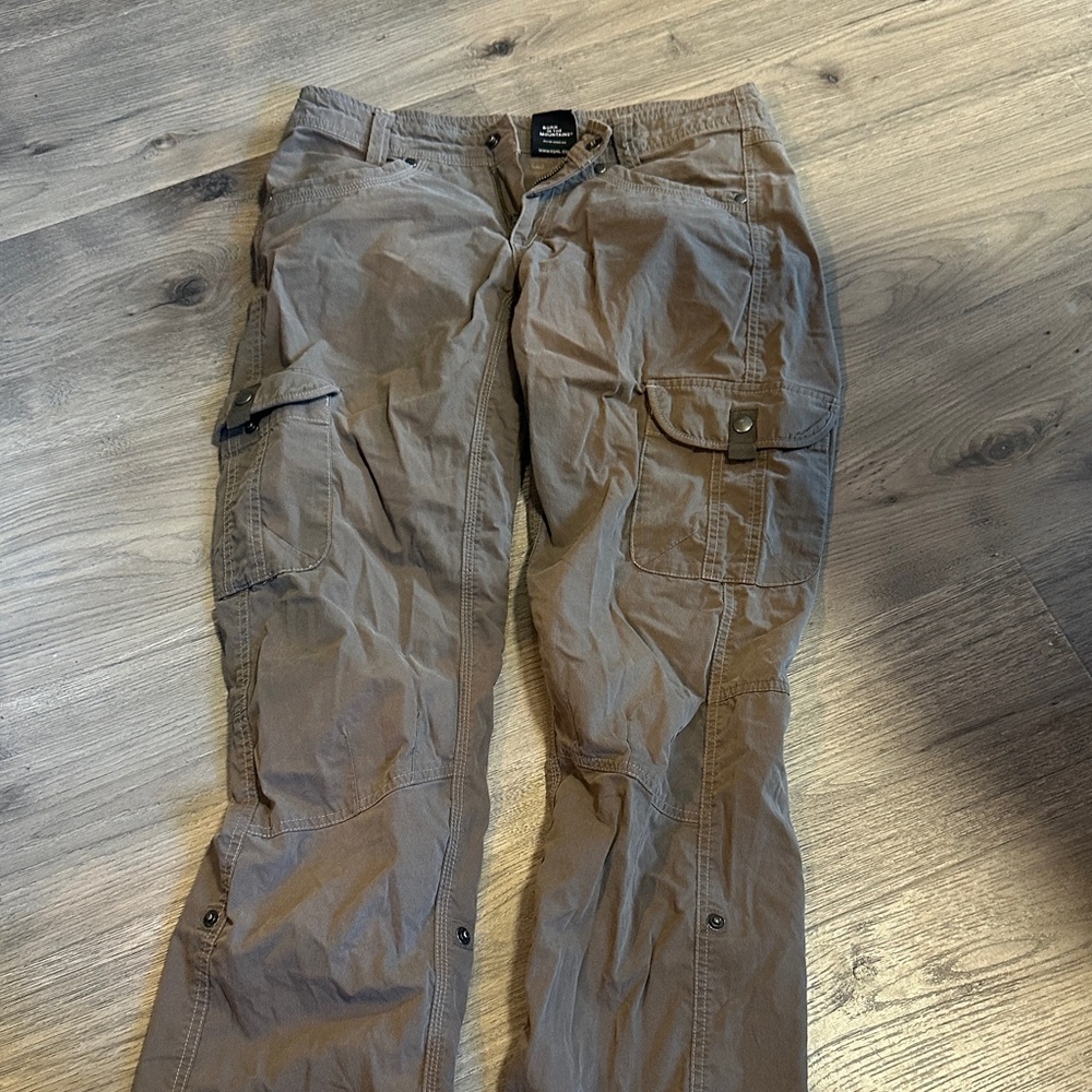Kuhl Women’s Cargo Pants in Taupe Brown